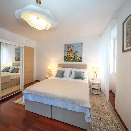 Appartement Diocletian Tower - Bella Vista & Palazzo Split