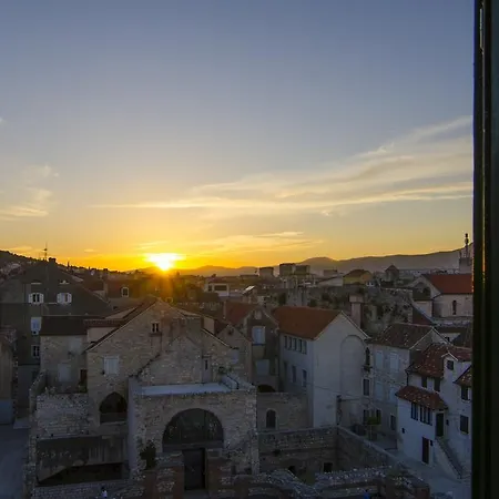 Diocletian Tower - Bella Vista & Palazzo Apartment Split